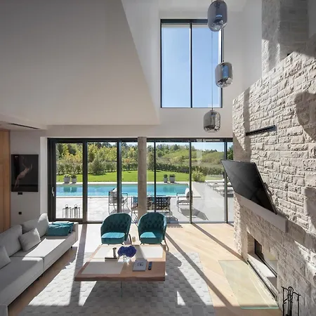 Holiday home Mit Privatpool Fuer 8 Personen Ca 400 Qm In Radetici, Istrien Binnenland Von Istrien