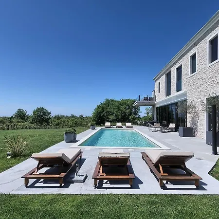 Mit Privatpool Fuer 8 Personen Ca 400 Qm In Radetici, Istrien Binnenland Von Istrien Holiday home *